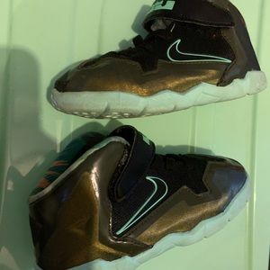 Nike lebron James 2/$40☘️